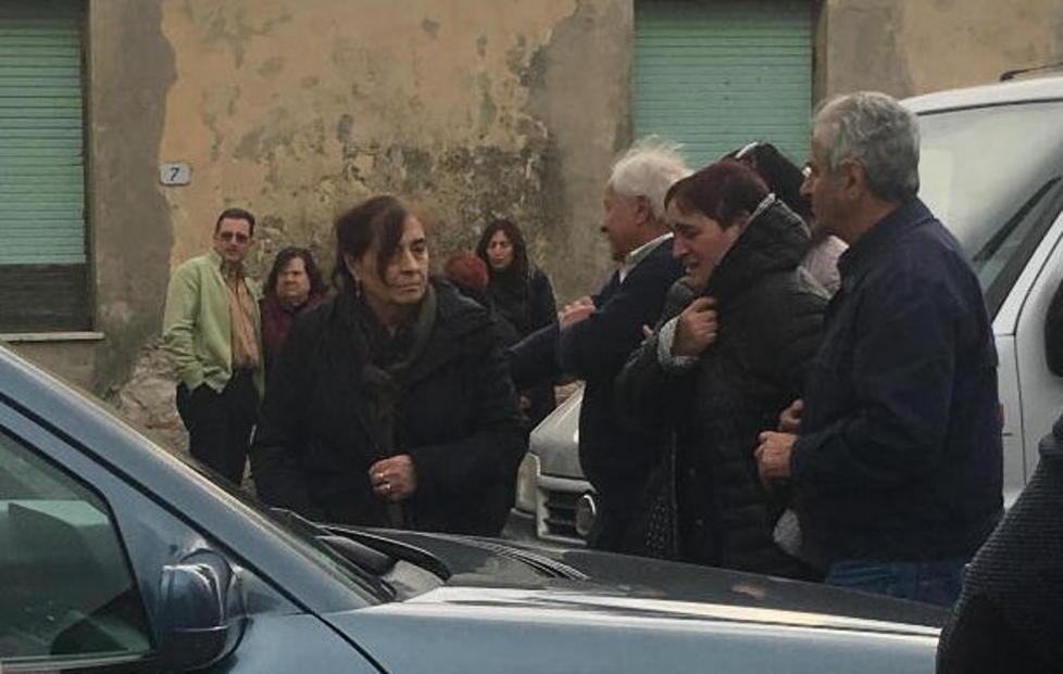 In tanti all’ultimo saluto all’ambulante morto sulla Fi-Pi-Li