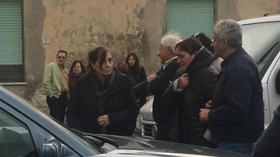 In tanti all’ultimo saluto all’ambulante morto sulla Fi-Pi-Li