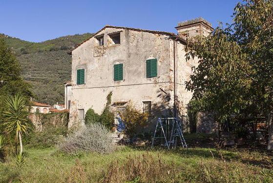 Il direttore del carcere «Incontrerò i comitati»