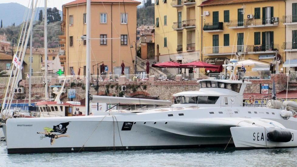 Brigitte Bardot sul promontorio Sbarco illustre e grande nautica