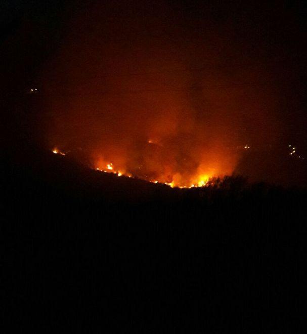 Tinnura, incendio notturno 