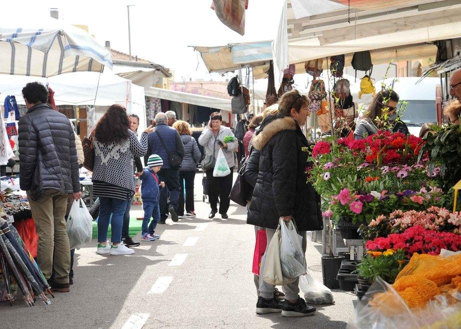 Delibera di giunta comunale sui mercatini di Olbia