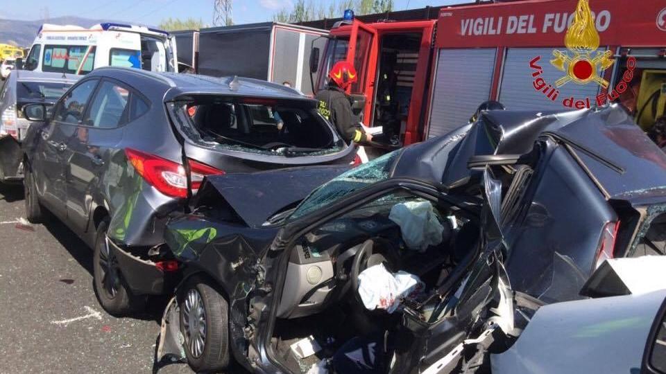 Tamponamento sull'autostrada A1: grave un giovane di 23 anni