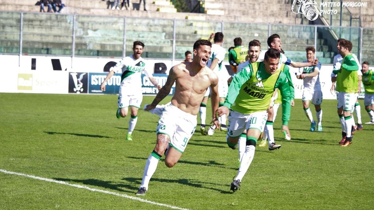 L'esultanza dei giocatori del Sassuolo dopo la semifinale vinta con il Torino (foto Matteo Moriconi)
