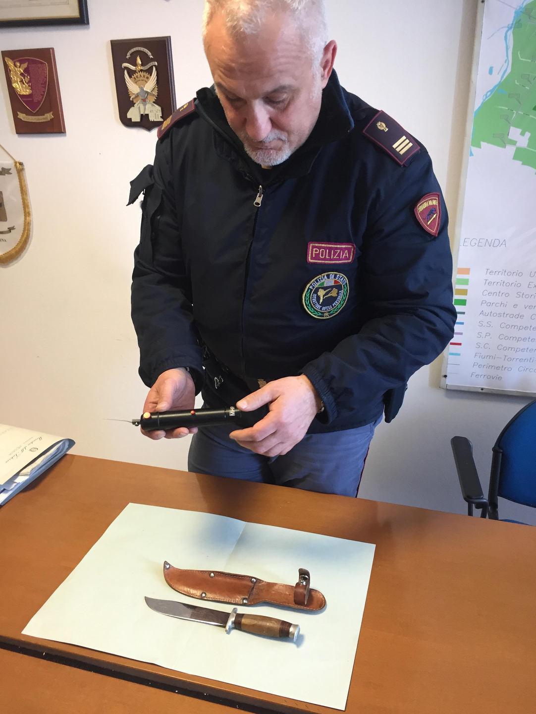 Modena, grimaldello elettrico per svaligiare i negozi 