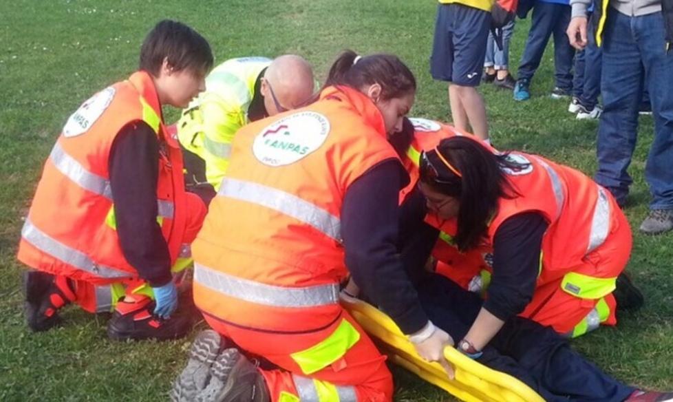 Si fa male al parco col nuovo gioco: ragazzino in ospedale