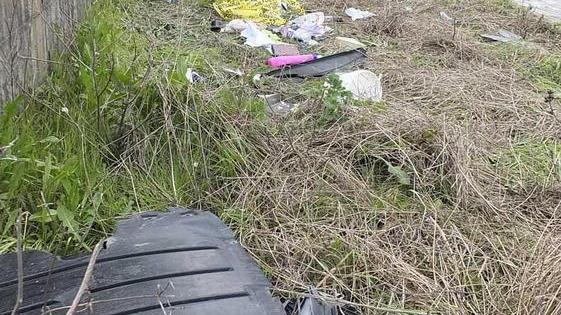 Auto impazzita travolge due ragazzi