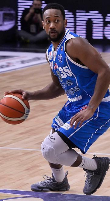 David Lighty fa pentole e coperchi 