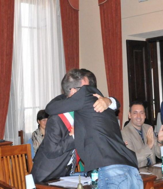 Nuovo riassetto in maggioranza dopo il rifiuto delle deleghe di Lai 