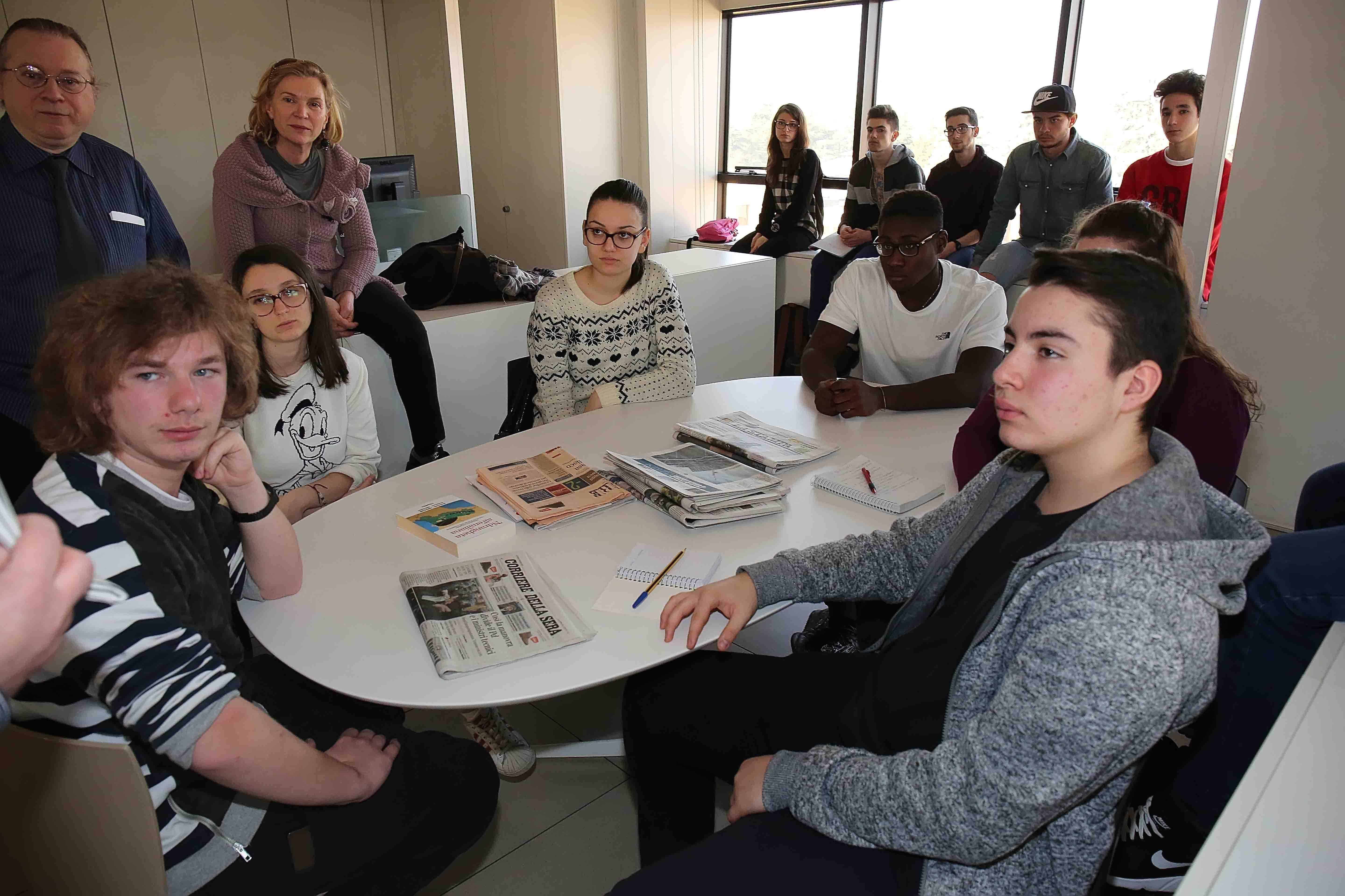 Gli studenti del D'Arzo incontrano la Gazzetta di Reggio