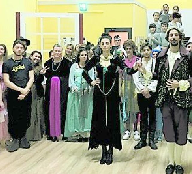 Agli Industri si accende la magia di "Favolescion"