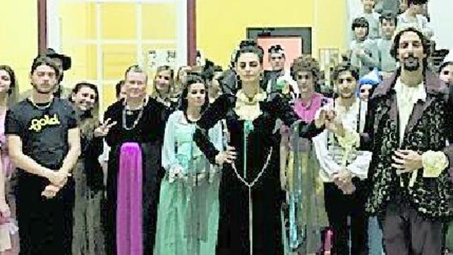 Agli Industri si accende la magia di "Favolescion"
