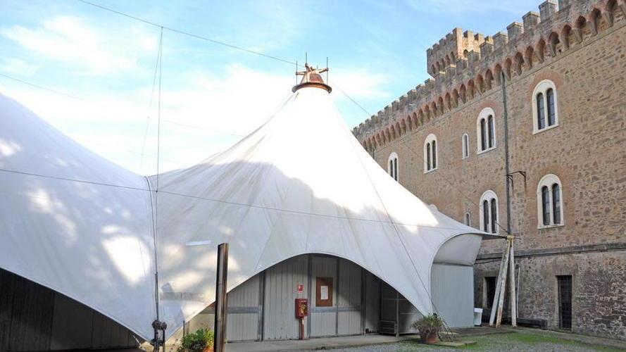 La tensostruttura a lato del Pasquini