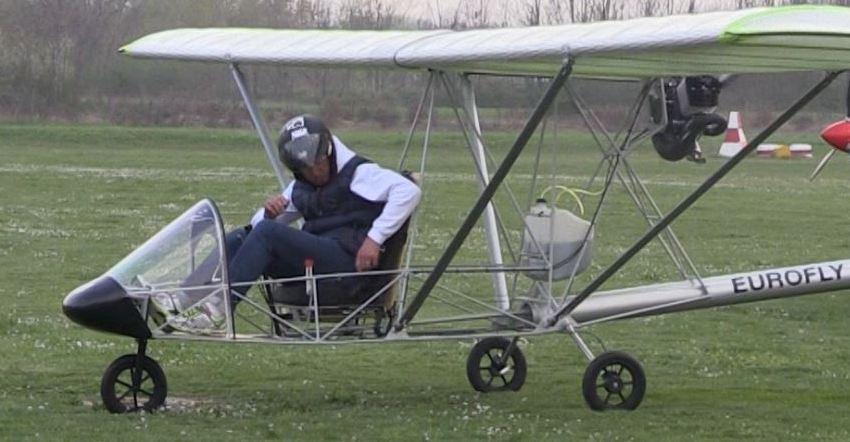 Parapendii e ultraleggeri hanno invaso l’aeroporto 