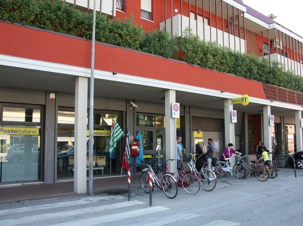 Furto notturno all’interno del Centro recapiti delle Poste