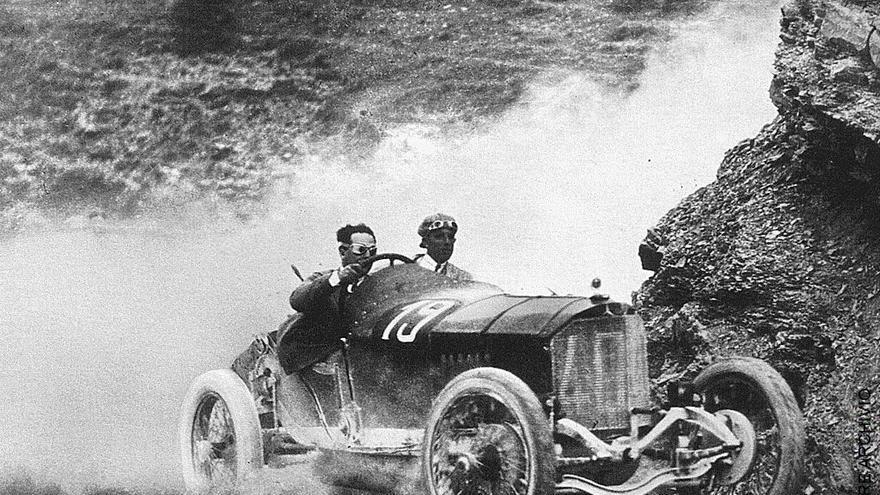 Una targa per il pilota che donò il Castello a Vinci