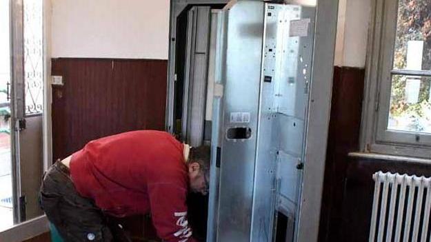 I soliti ignoti all’istituto alberghiero Minuto Il bottino sono le merendine degli studenti