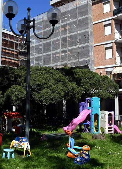 «Assediati dal branco», paura a Marina 