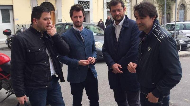 Congressi Pd, Renzi in testa ma l’affluenza è tiepida