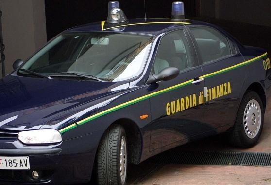 Un'auto della Guardia di Finanza