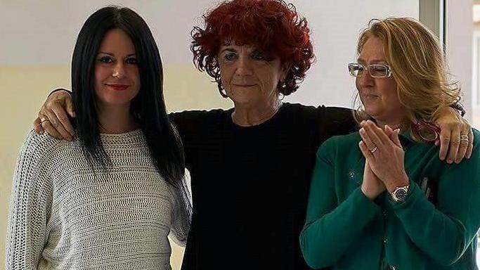 L’abbraccio della ministra ai ragazzi dello Iozzelli
