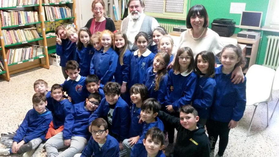 I bambini a lezione di storia con i figuranti di Follos