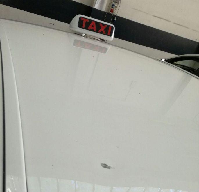 Solidarietà per il taxi danneggiato 
