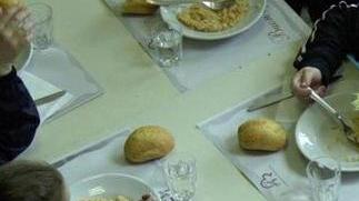 Larve nel cibo dei bambini le madri accusano il catering 