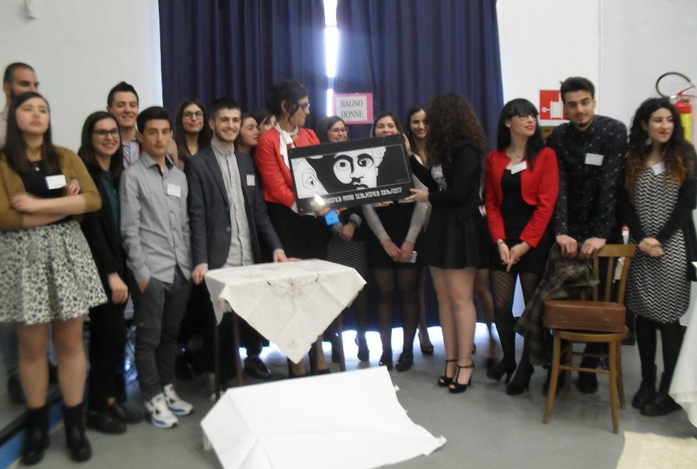 In classe si studia Gramsci e la sua filologia dantesca 