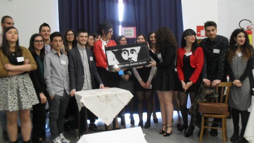 In classe si studia Gramsci e la sua filologia dantesca