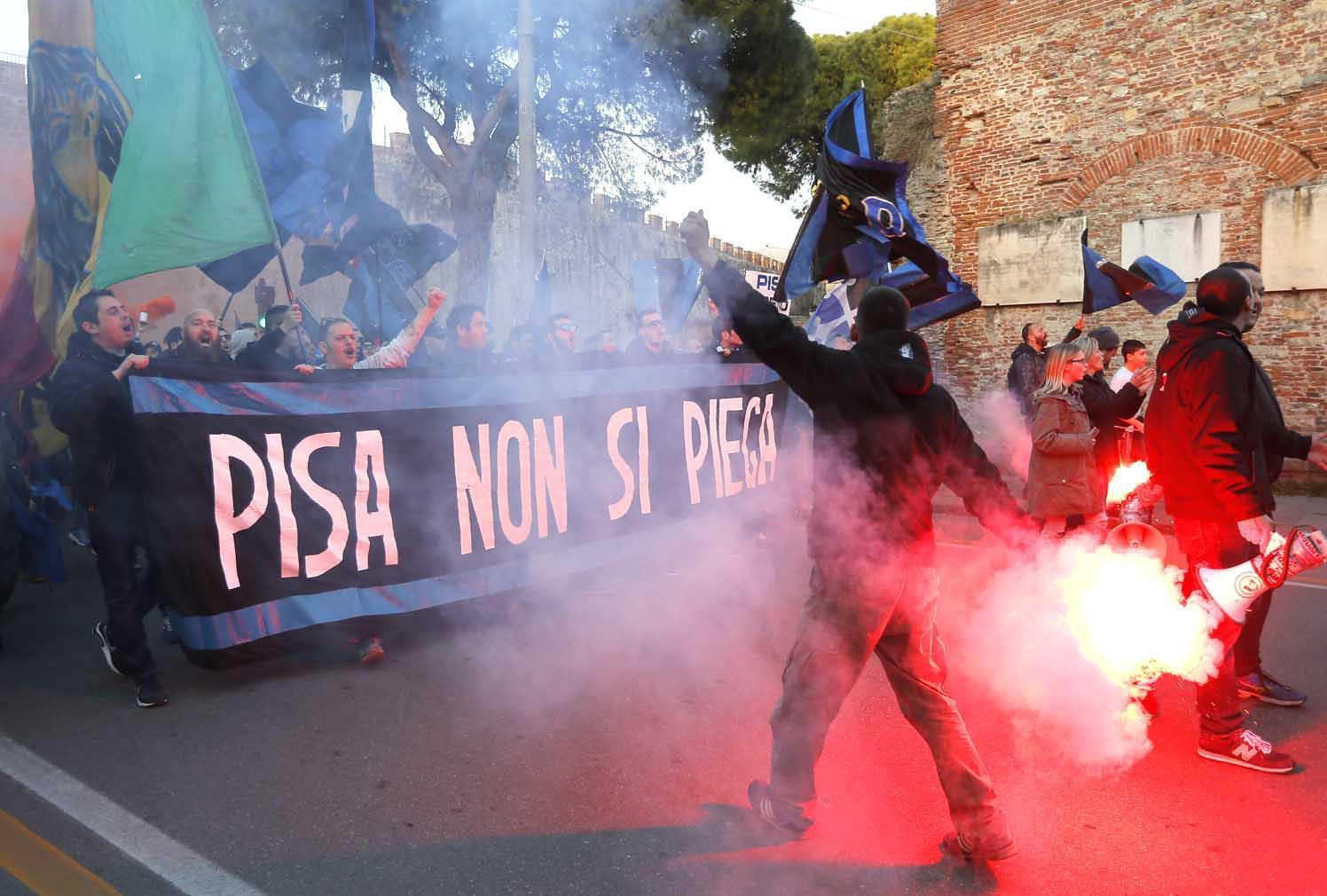 Una recente manifestazione dei tifosi (Muzzi)