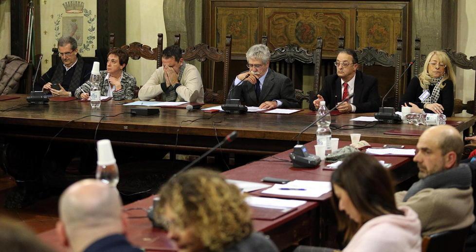 Seduta del consiglio comunale di Pescia (Foto Nucci)