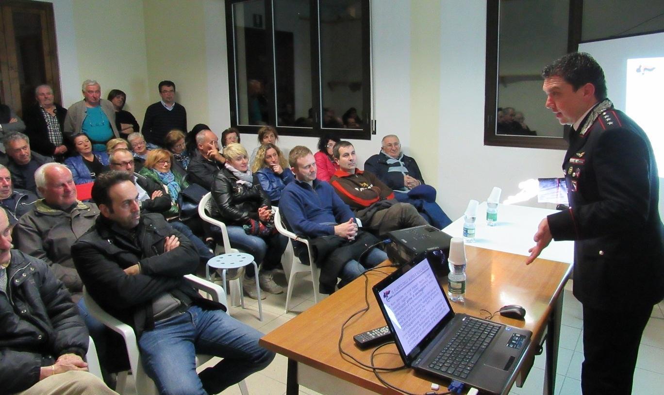 Tutta Gombola alla riunione contro i ladri