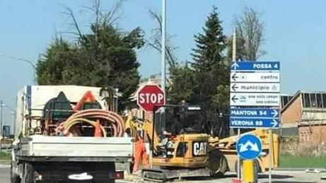Partiti i lavori per il semaforo all’incrocio dei tanti incidenti