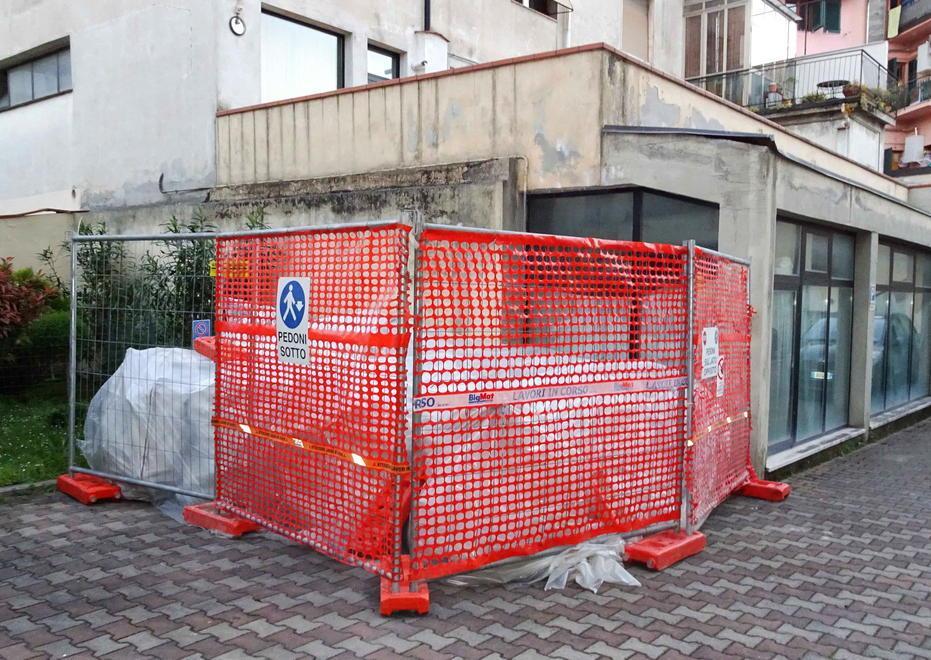 Richiesta di aiuto: «I rifiuti bruciati mi appestano la casa»