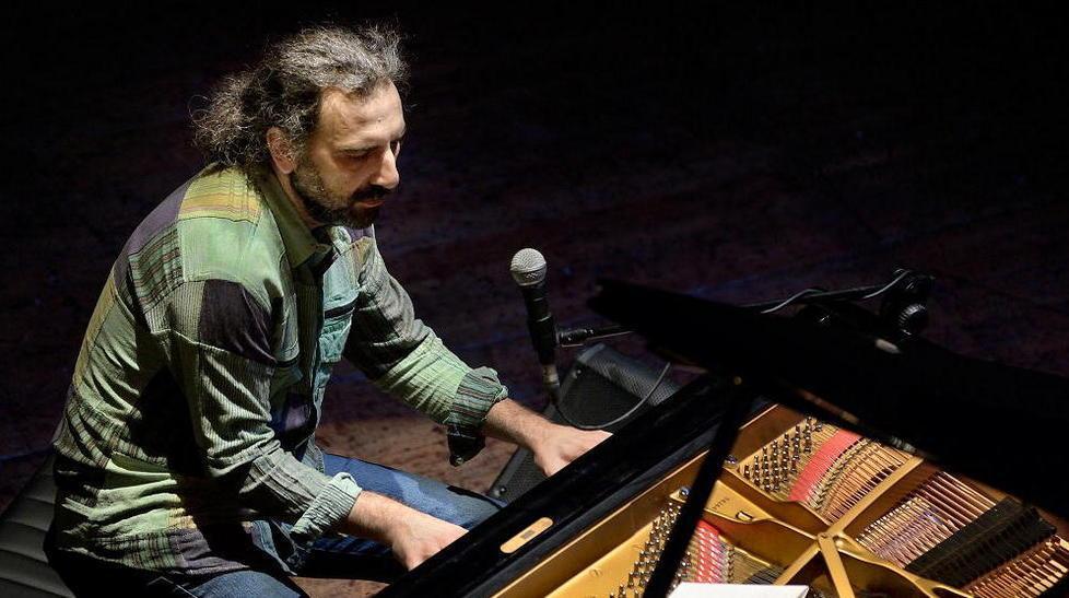 Stefano Bollani protagonista il 9 luglio in piazza del Duomo 