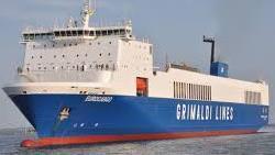 Guasto al motore, cargo Grimaldi fermo a quattro miglia dal porto 