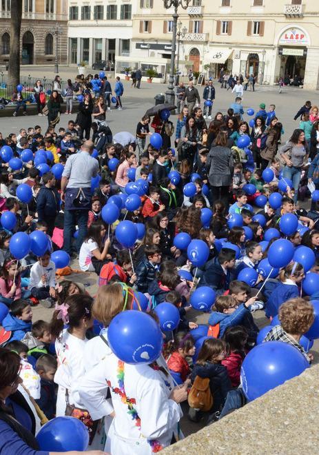 Autismo, domani le scuole a confronto in piazza d’Italia 