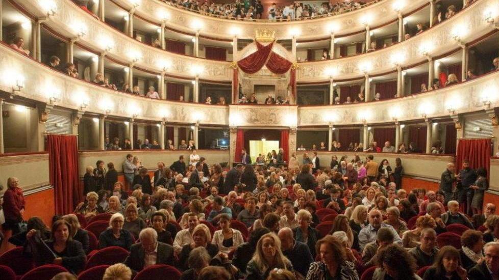 Il Teatro del Giglio cerca sessanta maschere