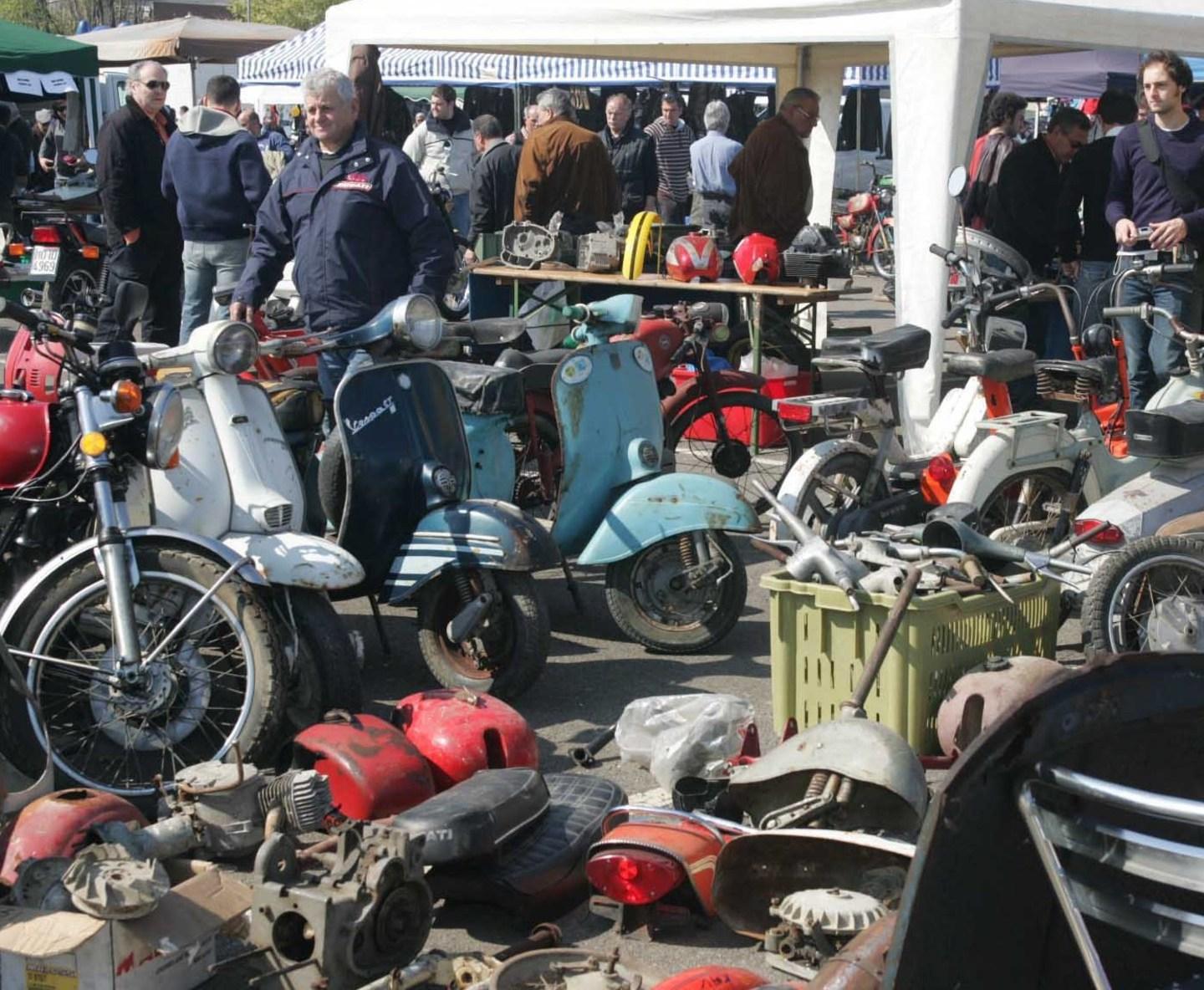 Il Camer alle Fiere tra motori d’epoca e un bus inglese