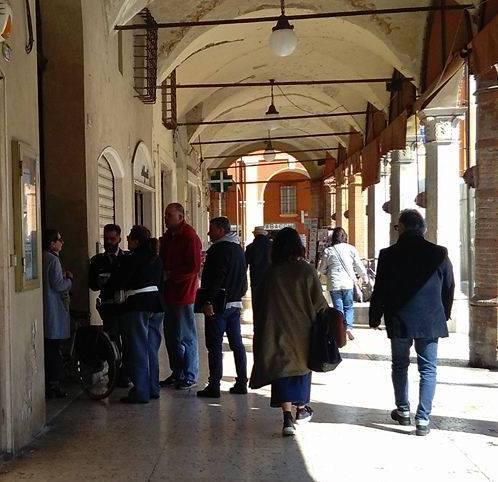 Controlli in piazza e in corso Pio  porta a porta  