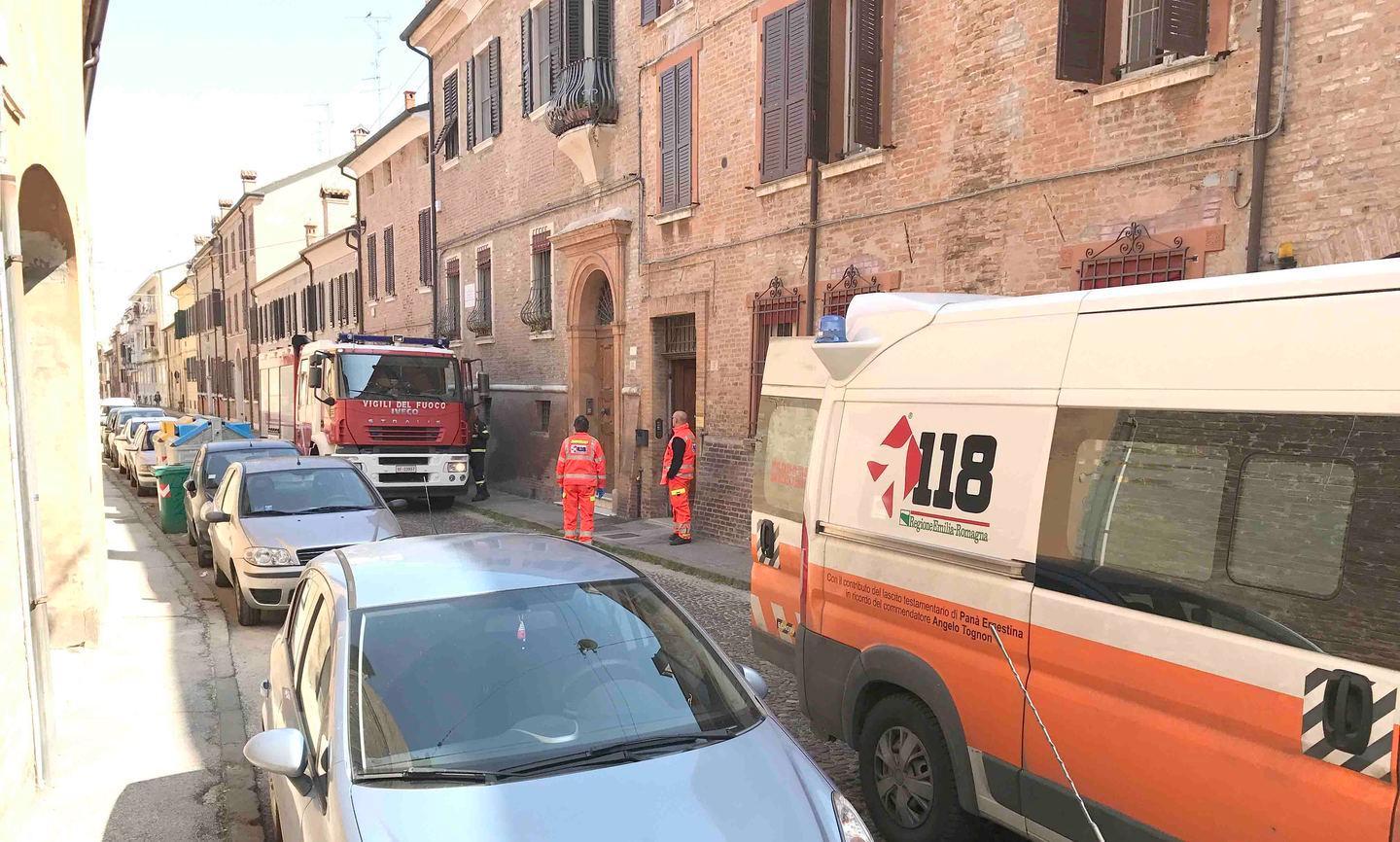 Apertura porta di soccorso