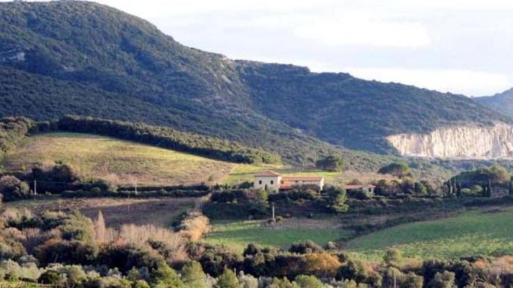 La discarica è inutilizzata ma il comune paga ancora