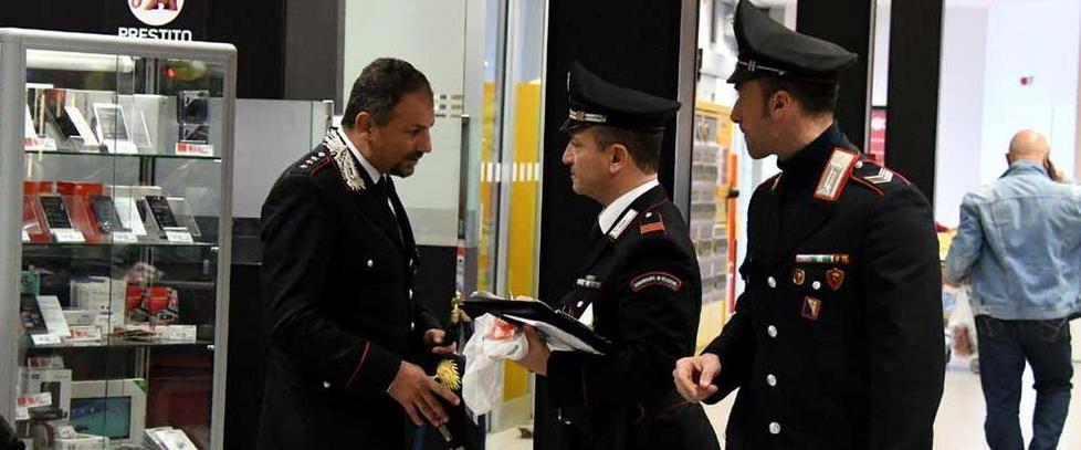I negozianti: siamo abbandonati 