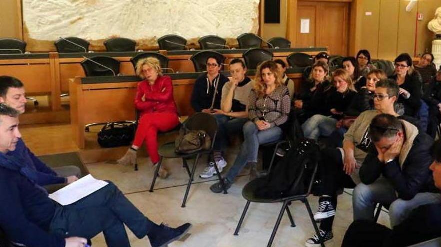 I lavoratori in agitazione «L’Asl ci ha abbandonati»