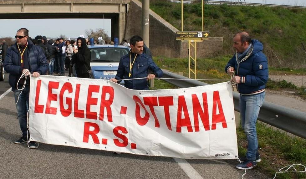 Ottana, i lavoratori: «Aiutateci» 