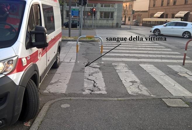 «Pedone caduto Forse è colpa dell’asfalto rovinato»