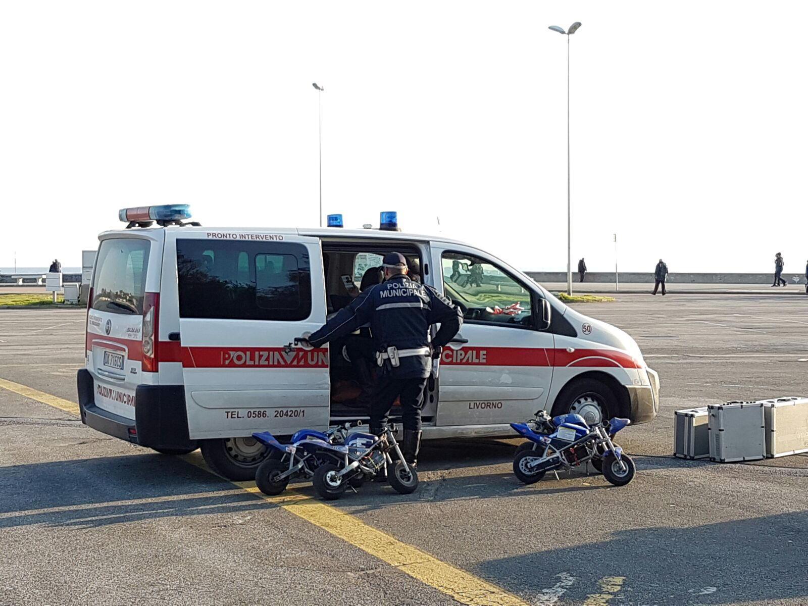 Rotonda di Ardenza, le minimoto corrono troppo: autovelox e poi il sequestro 