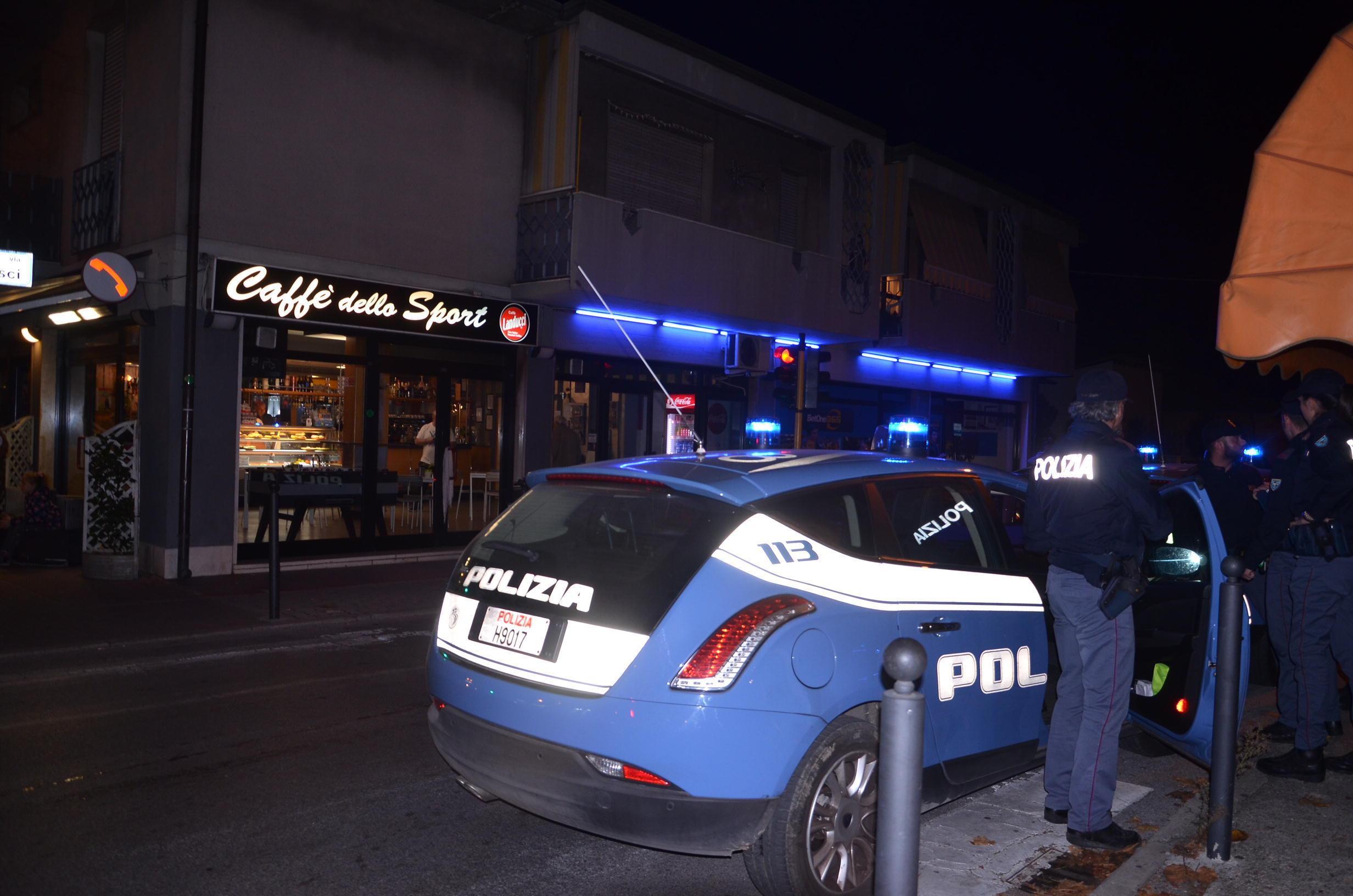 Polizia al lavoro (foto di archivio)
