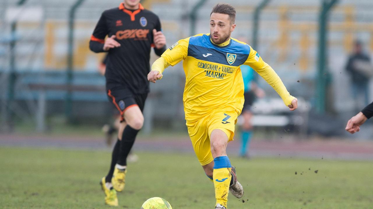 Floriano in azione: suo il rigore del momentaneo 0-1